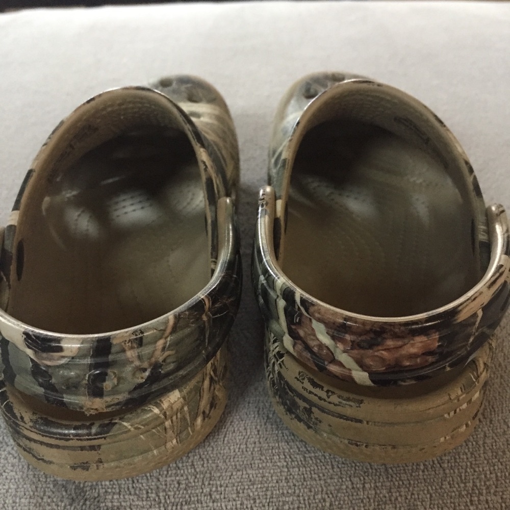 💢SOLD💢Kids Crocs in camouflage - Picture 6 of 8